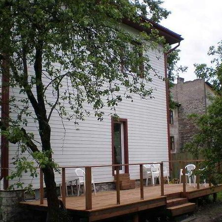 Vabriku Guesthouse タリン エクステリア 写真